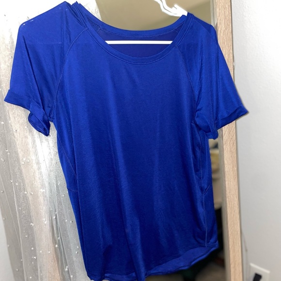 ❤️Lululemon tshirt❤️ - Picture 2 of 6